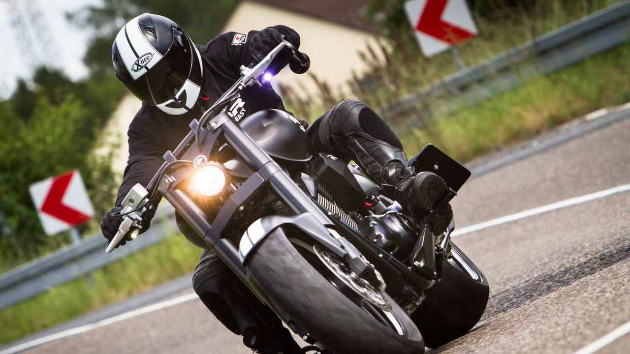 Suzuki Intruder M1800R | Boulevard M109R by Easy