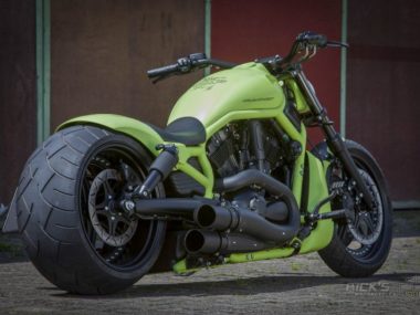 Harley-Davidson V-Rod Green Apple by Rick’s Motorcycles