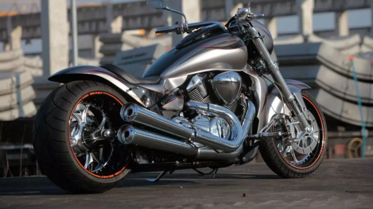 https___darkkustom.com_suzuki-intruder-m1800r-boulevard-m109r-milano-2-by-thunderbike_