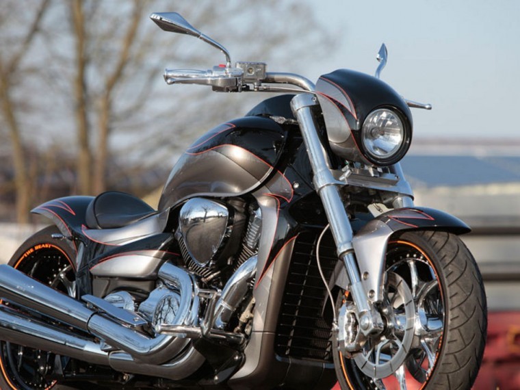 Suzuki boulevard intruder