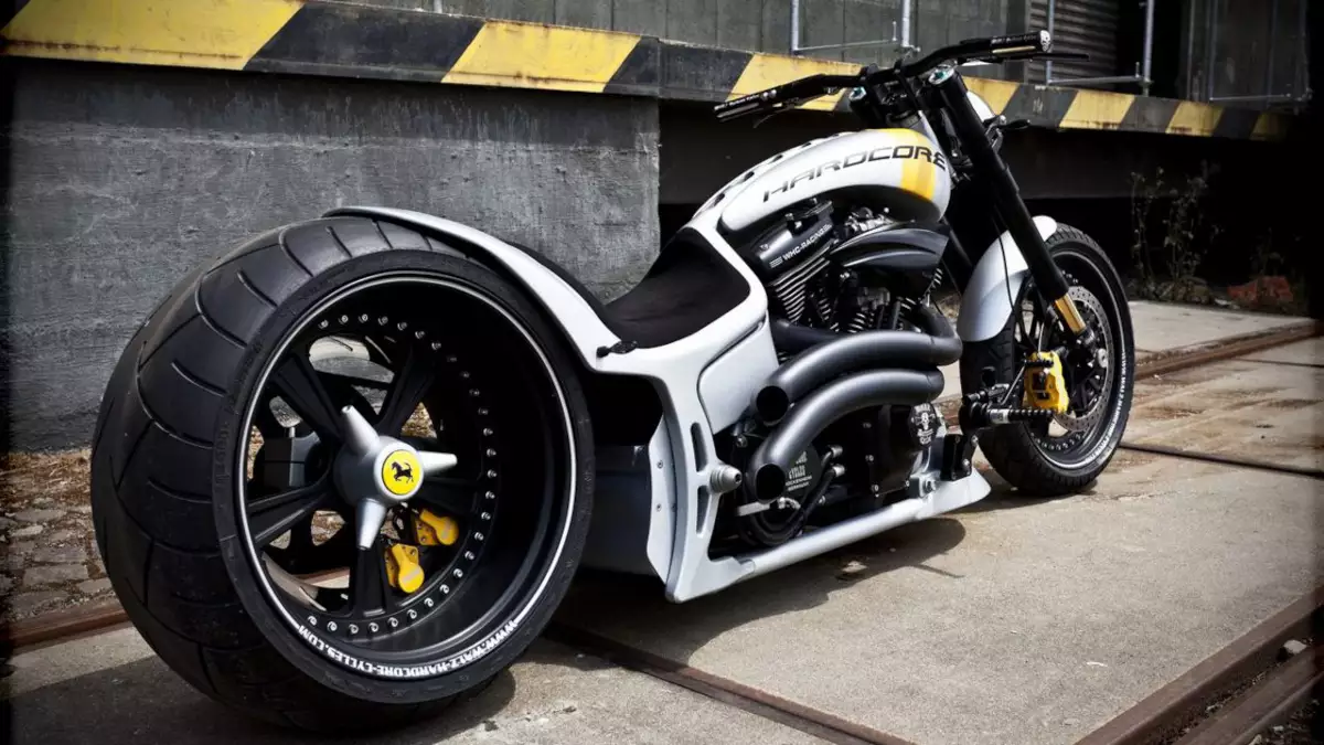 Dragstyle Hardcore custom ‘GTO’ by Walz Hardcore Cycles