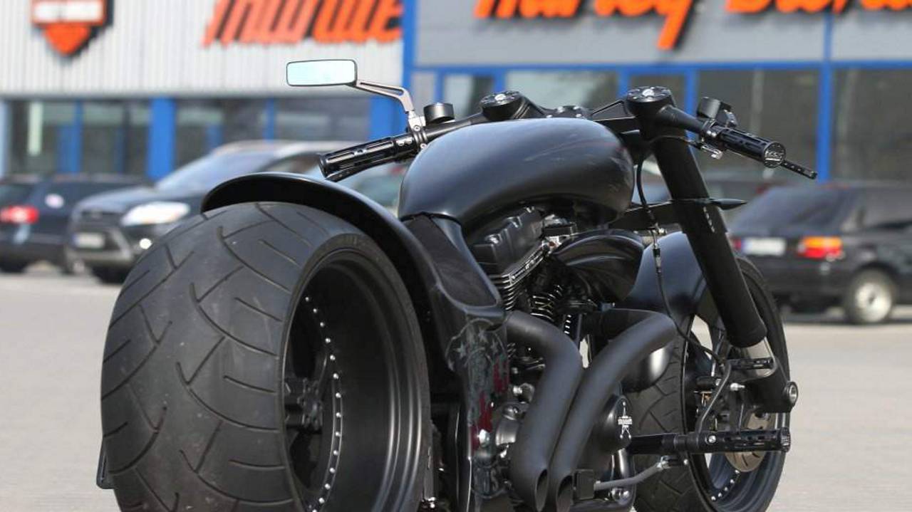 Harley Davidson Screamin Eagle ‘Dragster RSD’ by Thunderbike