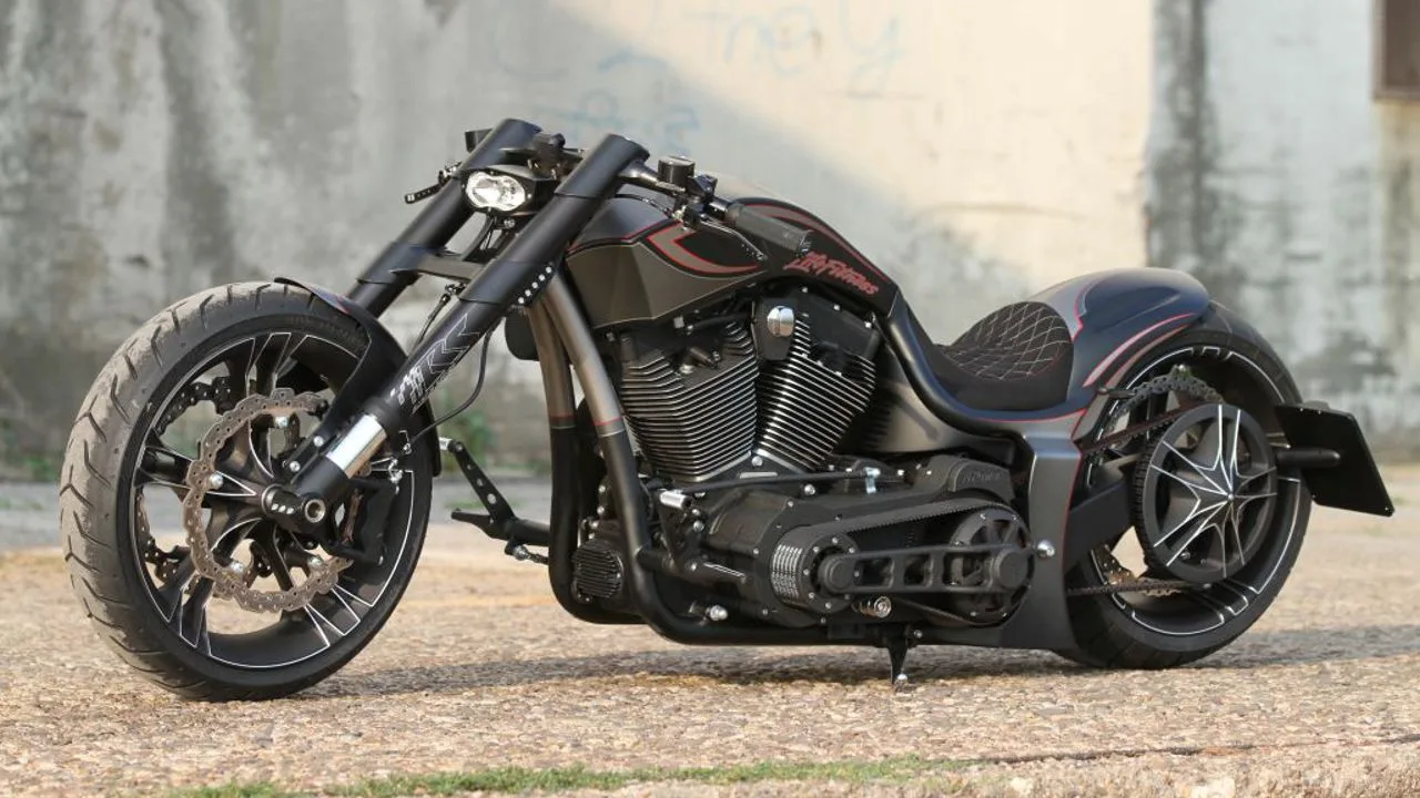 Harley Davidson Screamin Eagle "Life Fitness" by Thunderbike