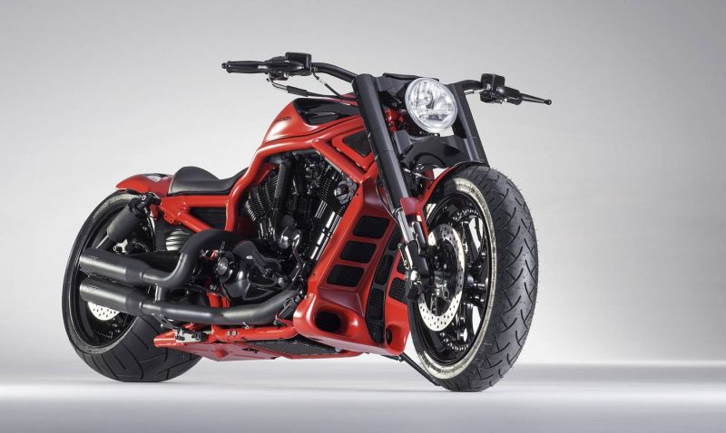 Harley Davidson V Rod ‘Reeeeed’ by Bündnerbike