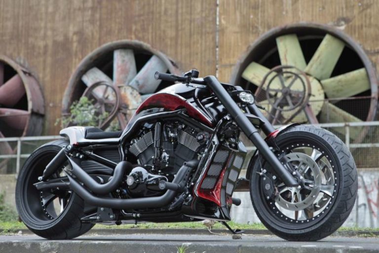 Harley Davidson V Rod 'Track Racer' by Thunderbike