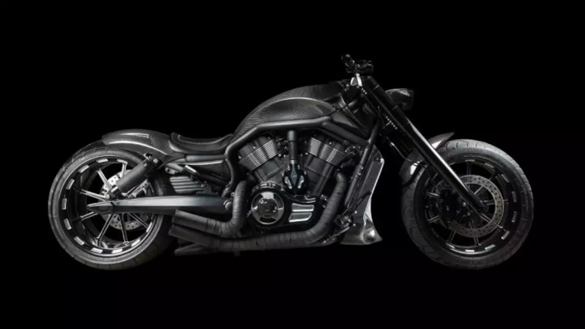 Harley Davidson V Rod muscle ‘Carbon’ by Gaz Custom