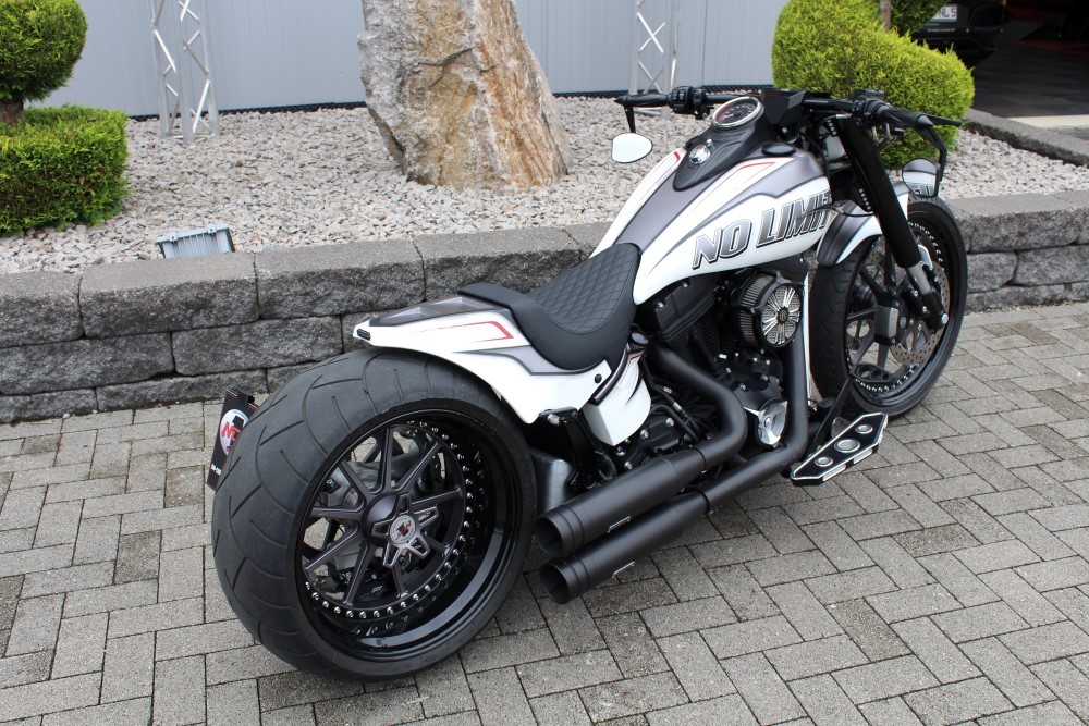 Harley-Davidson Softail “No Limit” by No Limit Custom