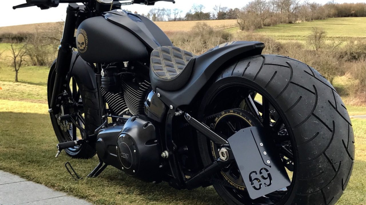 Harley Davidson Softail Breakout Skull By 69 Customs Dark Kustom Custom Bikes