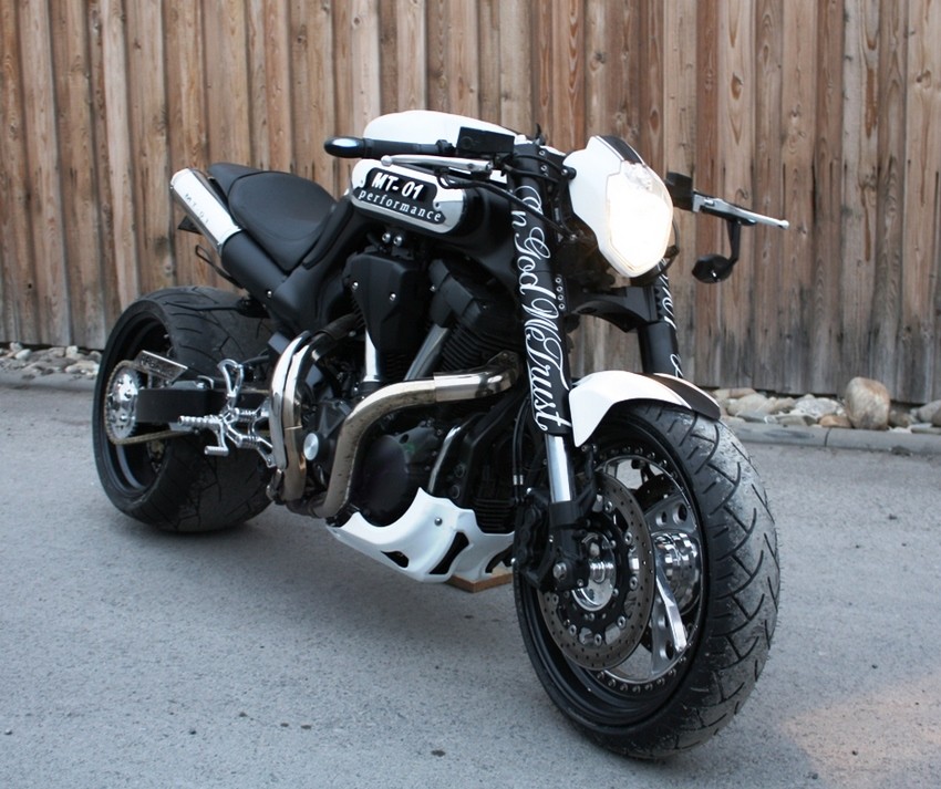 Yamaha MT01 “White” by RF-Biketech