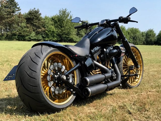 Harley-Davidson Breakout ‘BlackGold300’ by 69Customs