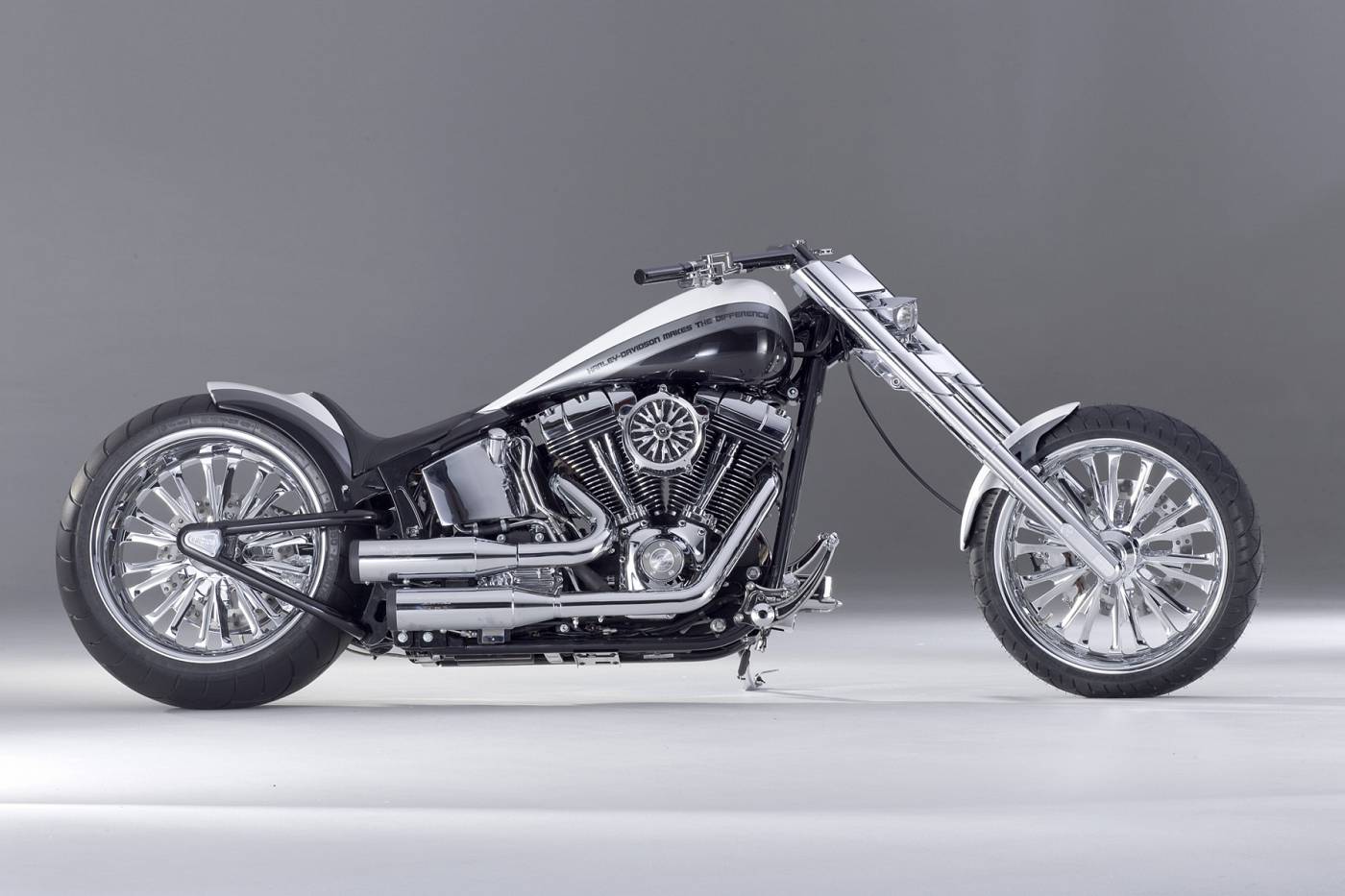 Harley-Davidson Softail “MAKES THE DIFFERENCES” by Bünderbike – 99.000 CHF