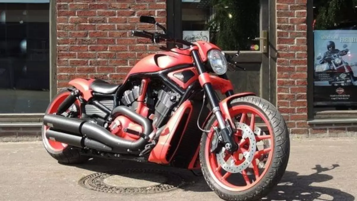 Harley Davidson V Rod 'Cherry' by HD Hannover Harley Davidson V Rod 'Cherry' by HD Hannover