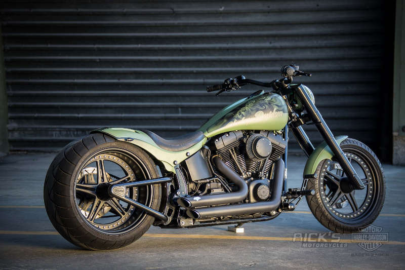 Harley-Davidson Softail “Skulls’N’Roses” by Rick’s Motorcycles