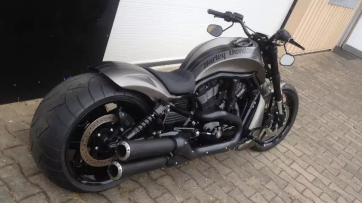 Harley Davidson V Rod '300' by Steve Rock Harley Night Rod Special by Steve Rock 2