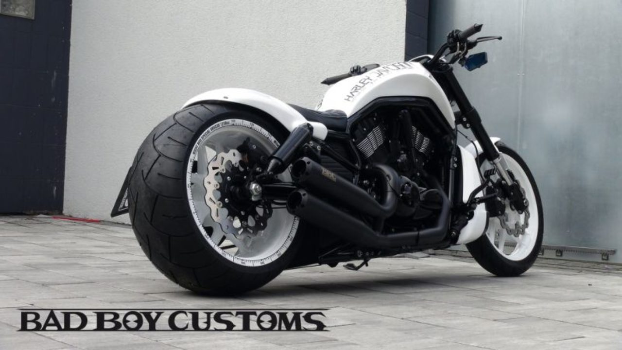 Wow Harley Davidson V Rod Geowhite By Bad Boy Customs