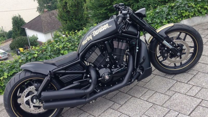 Harley Davidson V Rod ‘Black&White’ by 69Customs