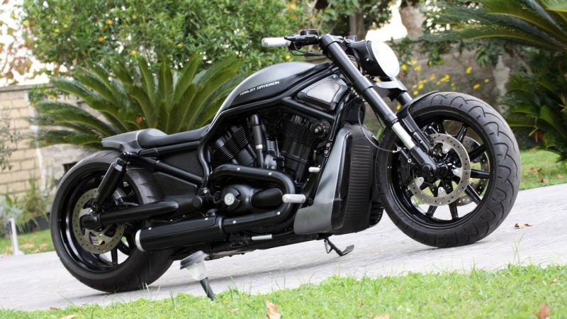 Harley Davidson V Rod “Street” by Kustom Kio