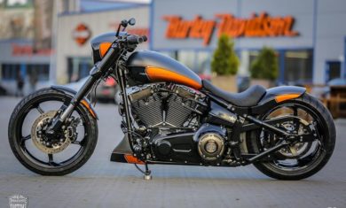 Harley Davidson Softail Breakout Black Sunset Thunderbike