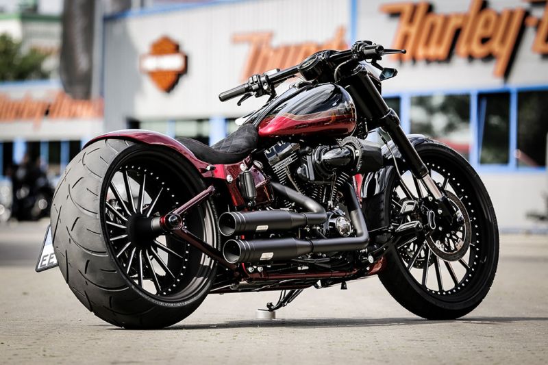 Harley Davidson Softail “Nobleout” by Thunderbike