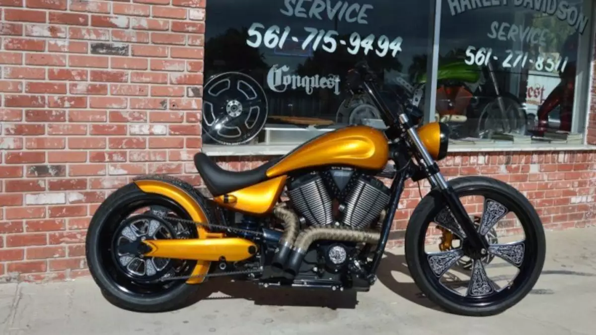 Victory Vegas Bobber ‘Goldie’ by Conquest Customs