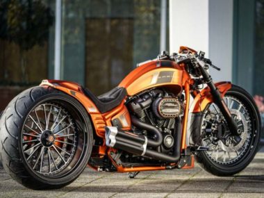 Harley Softail Breakout 'GP Style' by Thunderbike