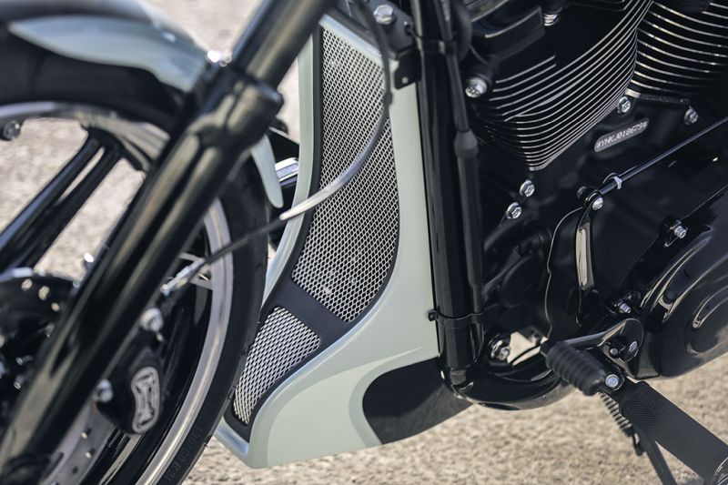 Harley-Davidson Softail Breakout Mintos by Thunderbike