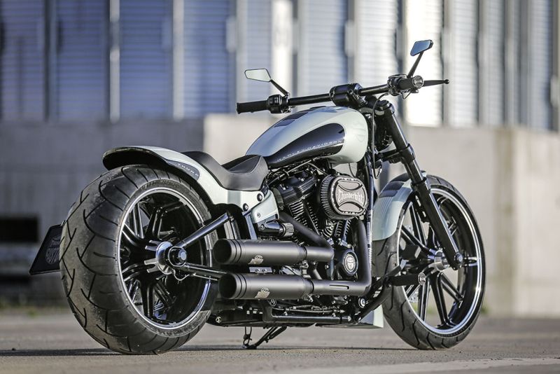 Harley Davidson Softail Breakout “Mintos” by Thunderbike