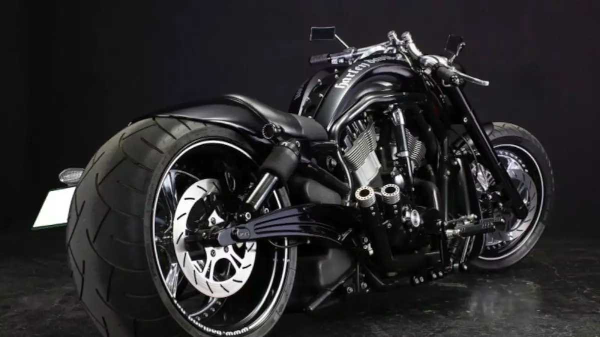 Harley Davidson V Rod ‘Violator Chopper’ by Bad Land