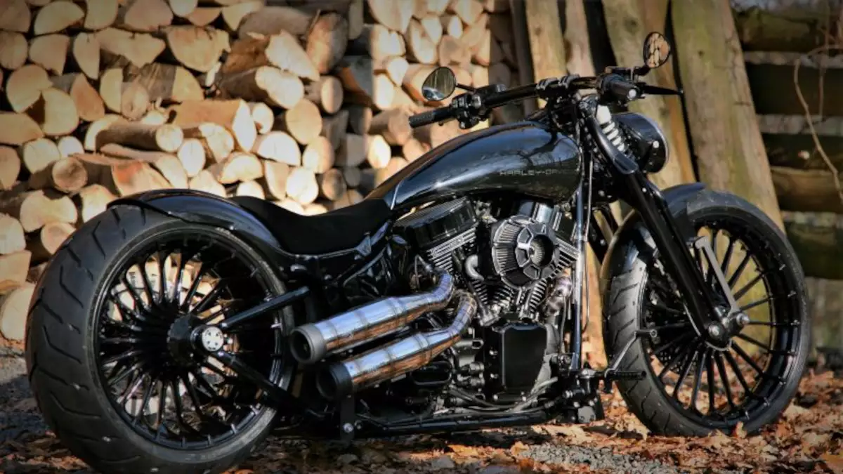 Harley-Davidson Softail Custom ‘New Spirit’ by BT Choppers