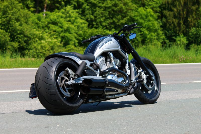 Harley-Davidson V-Rod ‘Jack Daniels’ by SMC Design
