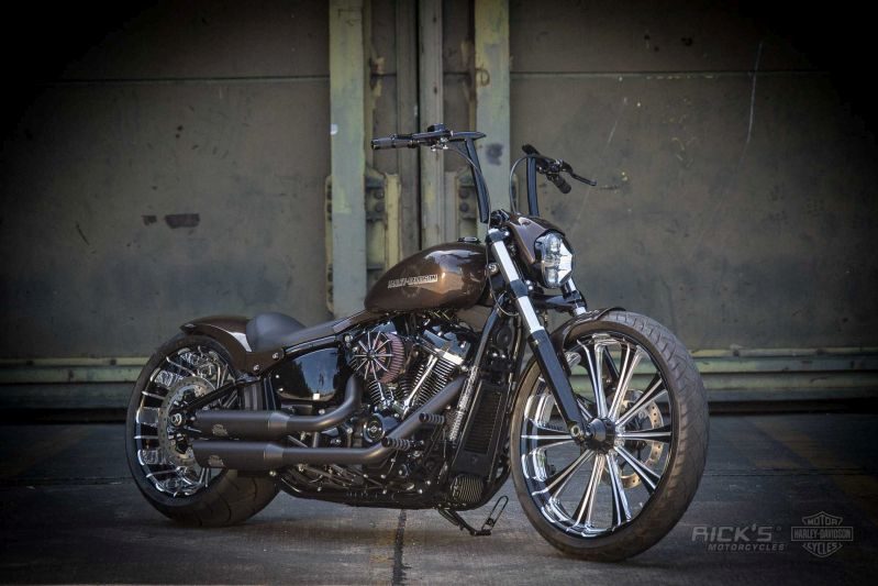 Harley Softail Breakout 