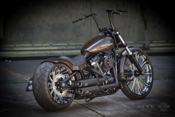 Harley Softail Breakout 