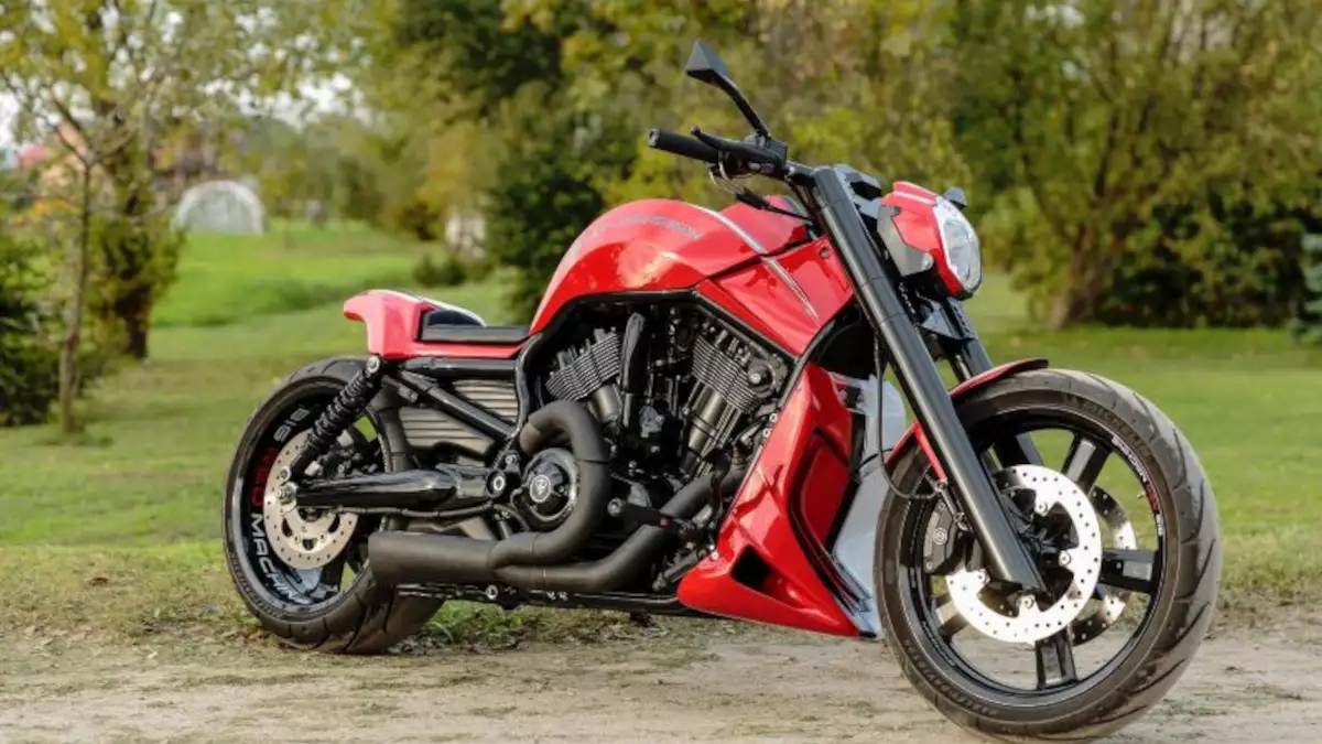 H-D V-Rod Custom 'Red & White' by RB Machine