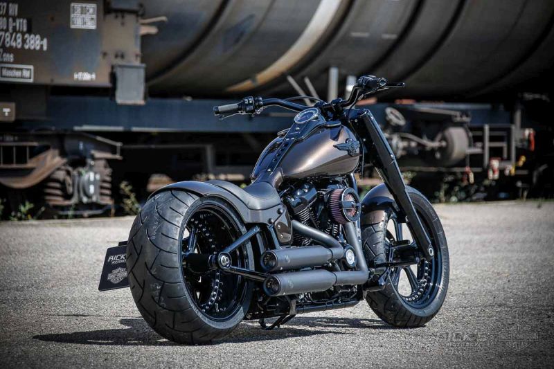 ► H-D Softail Fat Boy “Crescendo” by Rick’s Motorcycles