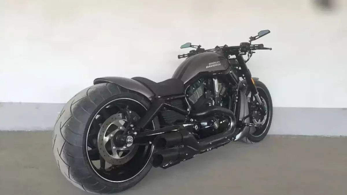 Harley-Davidson Night Rod ‘Silver’ by Burmeisters