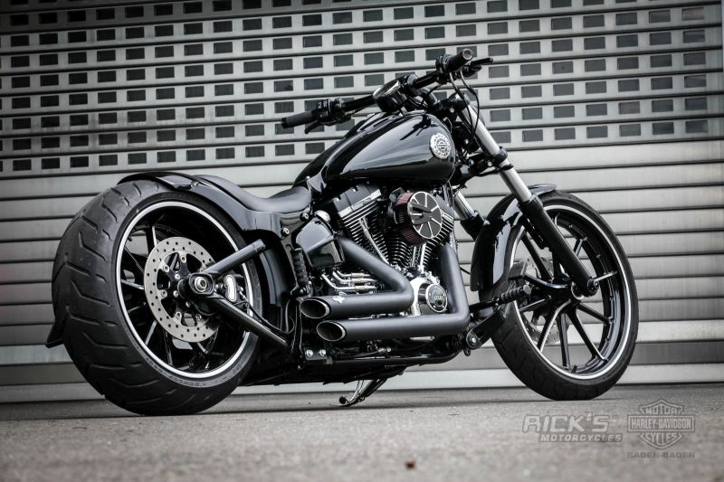 ► Harley Softail Breakout Cruiser by Rick’s Motorcycles