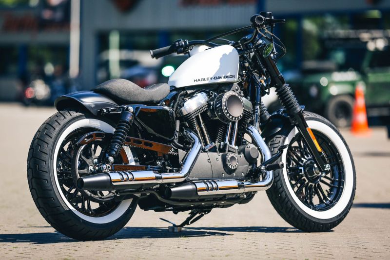 ► Harley-Davidson Sportster “Whitesky” by Thunderbike