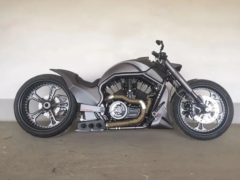 Harley-Davidson V-Rod muscle by Burmeisters from Russia
