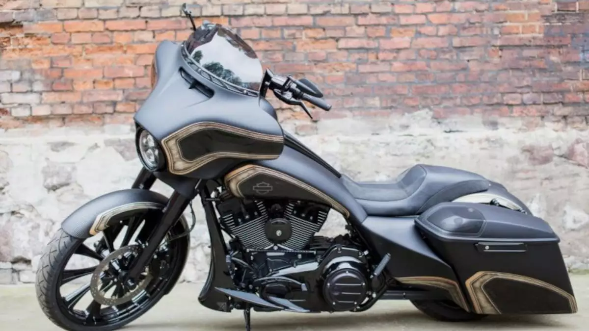 H-D Street Glide Bagger ‘Supreme’ by Nine Hills Motorcycles