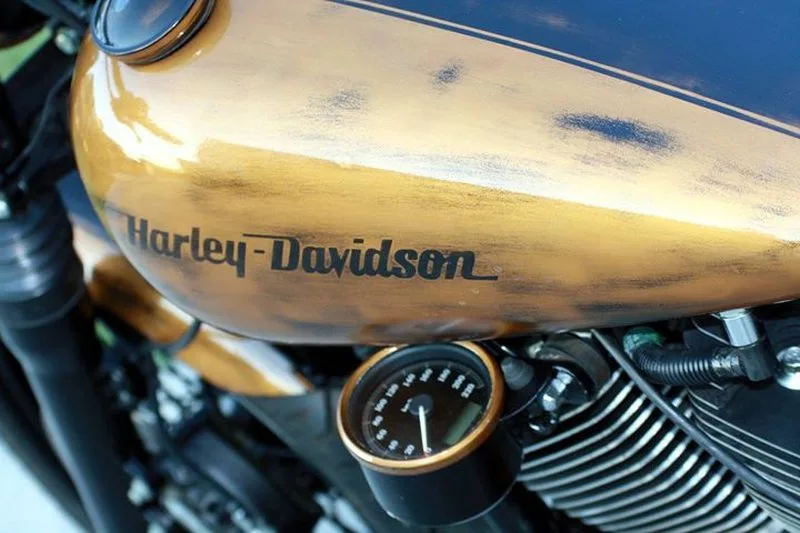 Harley-Davidson Dyna Street Bob Bobber by Kustom Kio