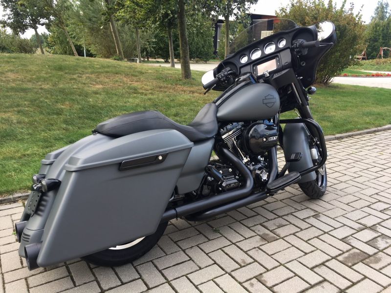 Harley-Davidson Street Glide by rb custom