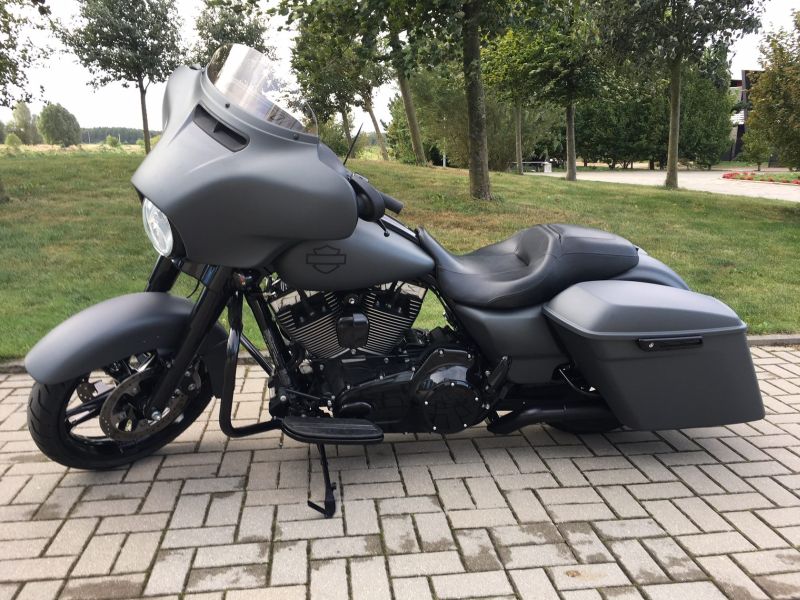 ► Harley-Davidson Street Glide Custom by RB Machine