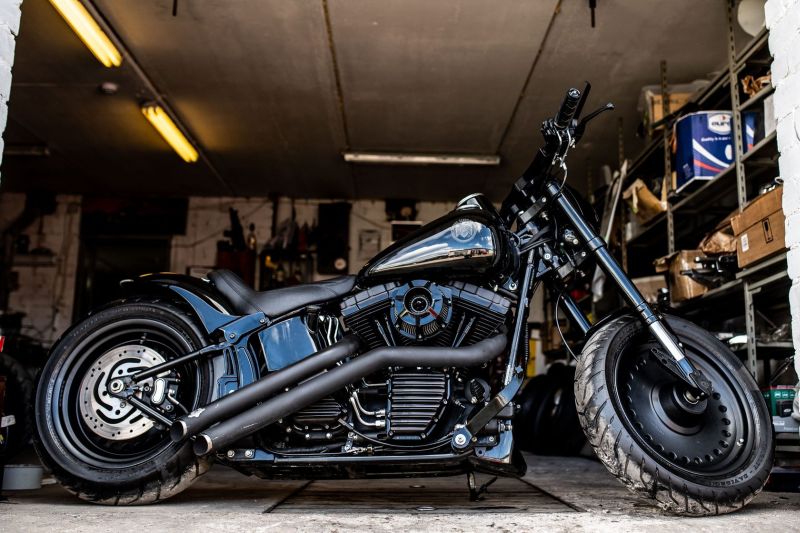 ► Harley-Davidson Softail Custom by RB Machine