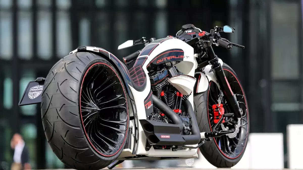 Screamin ‘Eagle engine OuterLimit by Thunderbike