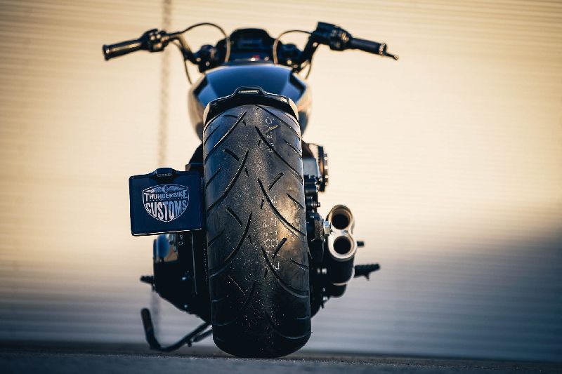 Harley Davidson FXDR Custom Destruction by Thunderbike