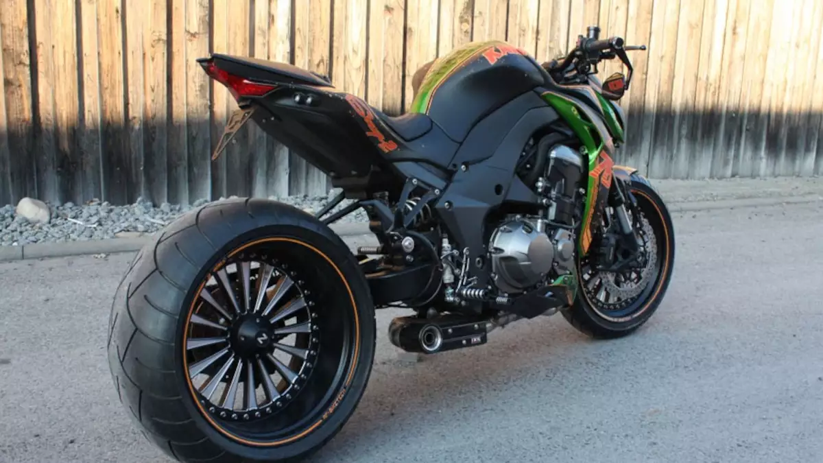Kawasaki Z1000 Streetfighter ‘Stage II’ by RF Biketech