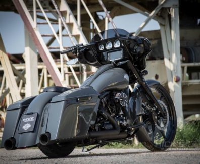 Harley Davidson Custom Street Glide bagger by Rick’s motorcycles 01