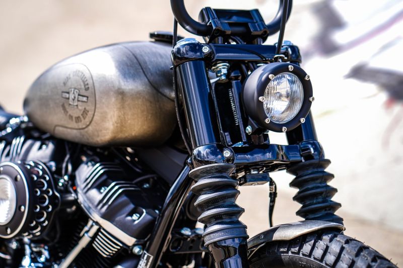Harley Davidson Softail Ape Hanger Cross Bob by Thunderbike