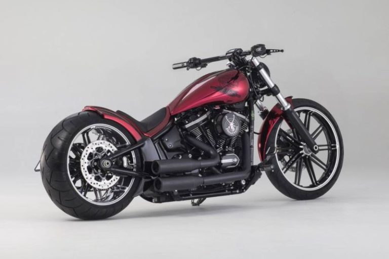 Wow! Harley Softail Custom Breakout 