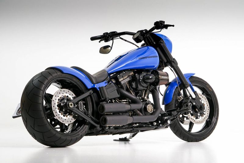Harley Davidson Custom Softail Breakout ‘Bluestar’ by Bündnerbike